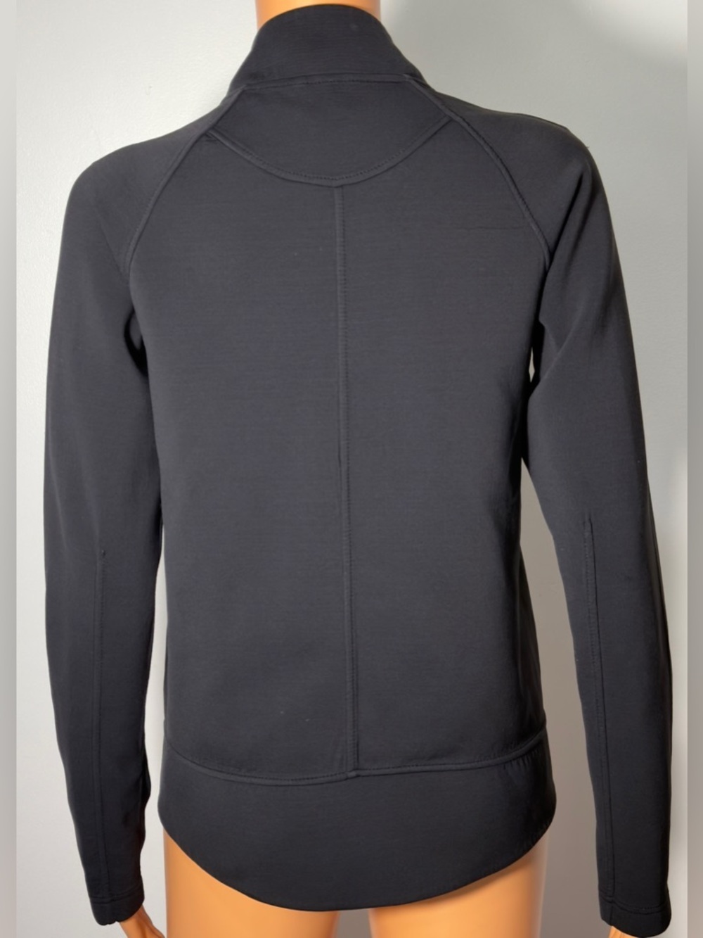 Lululemon Embrace The Space Jacket
Size 4 Black Relaxed Thermo
Regulating - Picture 3 of 12